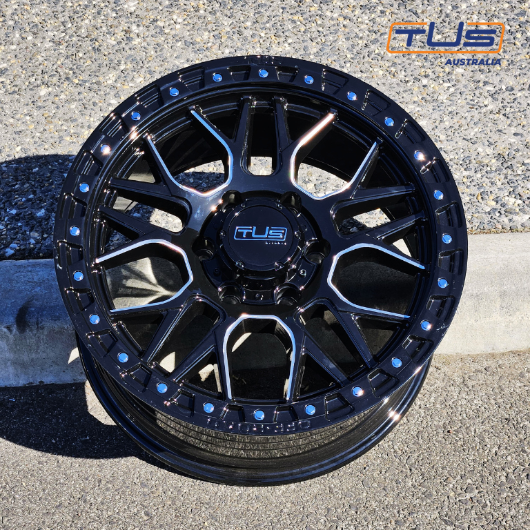 TUS Lightning - Black with Milling Spokes